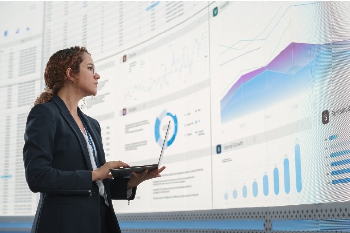 INCUDATA Magazine_000922_データ分析の要件定義とは？進め方と成功のポイントを解説_サムネイル